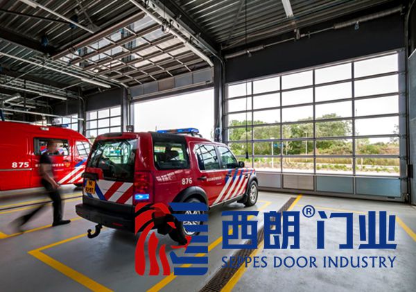  常州消防紅透視提升門