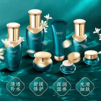 護(hù)膚套盒化妝品生產(chǎn)廠家OEM貼牌