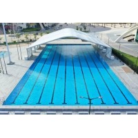 露天泳池遮陽解決方案：UPF50+防曬+暴雨不滲水
